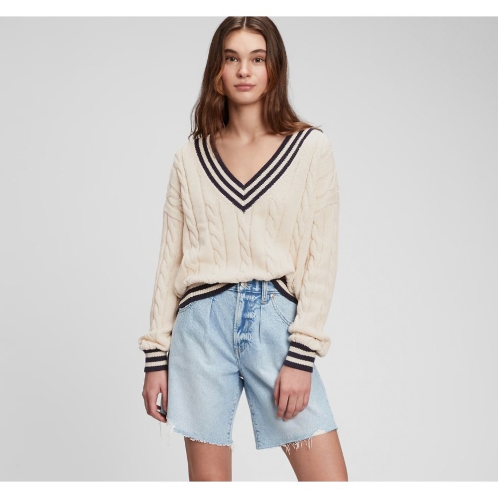 GAP Cream Cable-Knit V-Neck Sweater with Black Trim